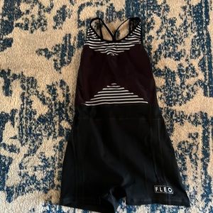 Fleo size Medium singlet
